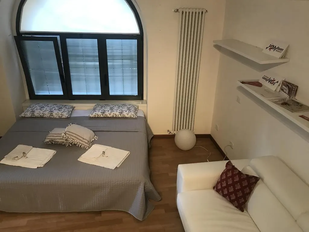 Myroom Citta Alta 2 Bergamo 0*,  Italy